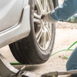 タイヤのスリップサインは何を見れば良い！？