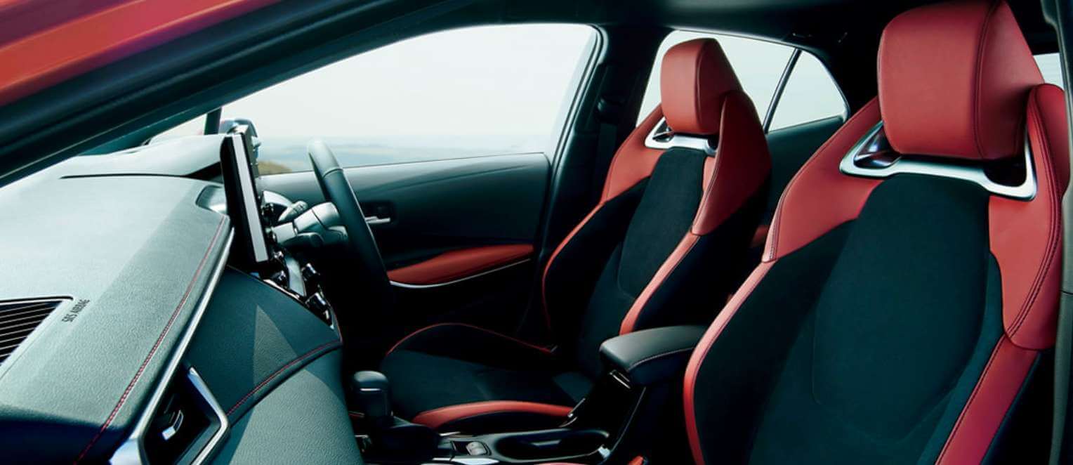 新型カローラインテリア