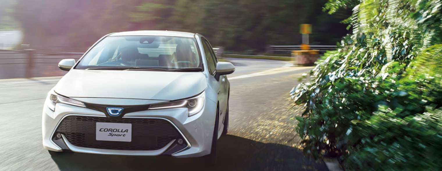 新型カローラ走り